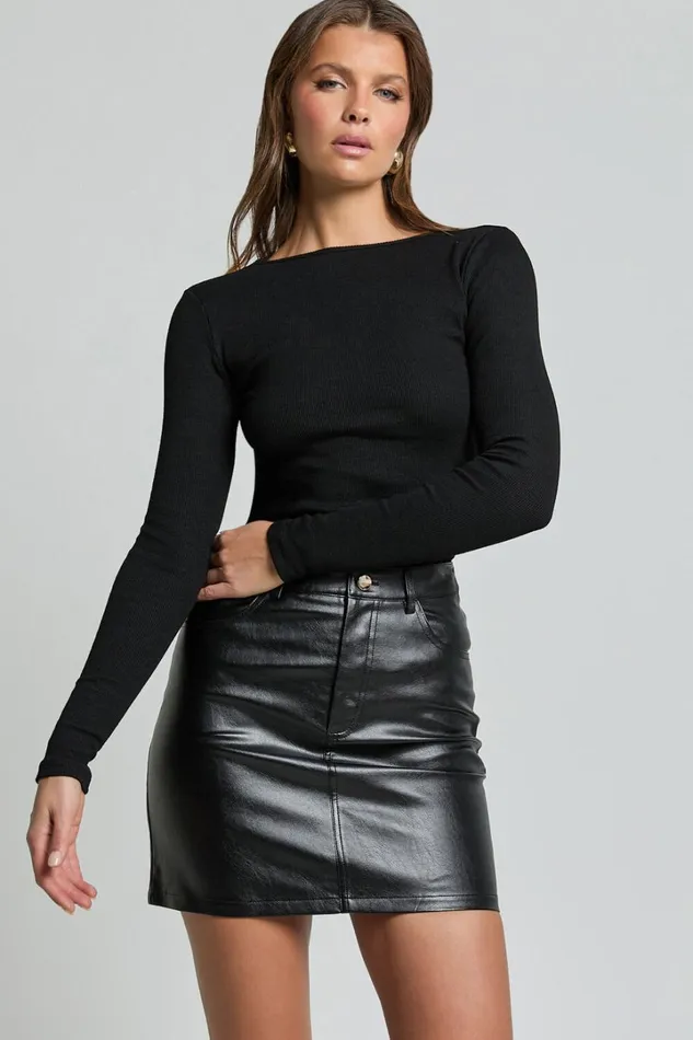 Alyse Top 8211 Ribbed Long Sleeve Ruched Top In Black Women Showpo Tops