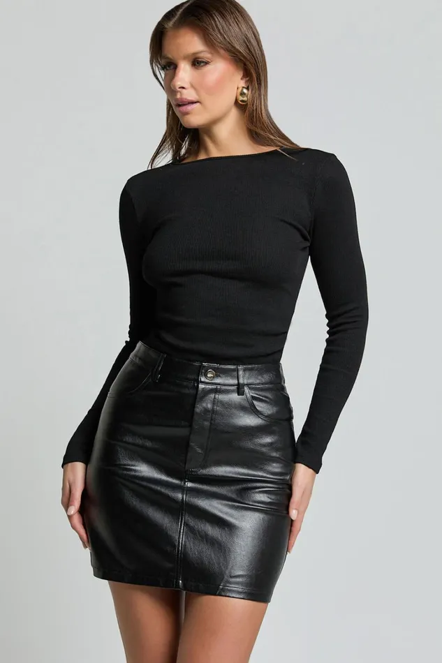 Alyse Top 8211 Ribbed Long Sleeve Ruched Top In Black Women Showpo Tops