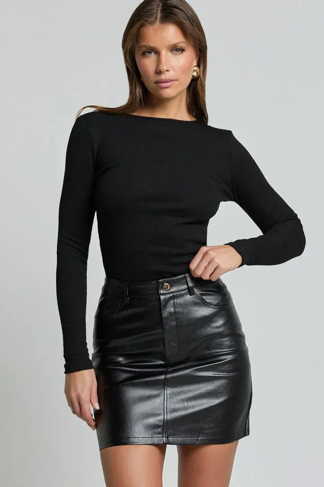 Alyse Top 8211 Ribbed Long Sleeve Ruched Top In Black Women Showpo Tops