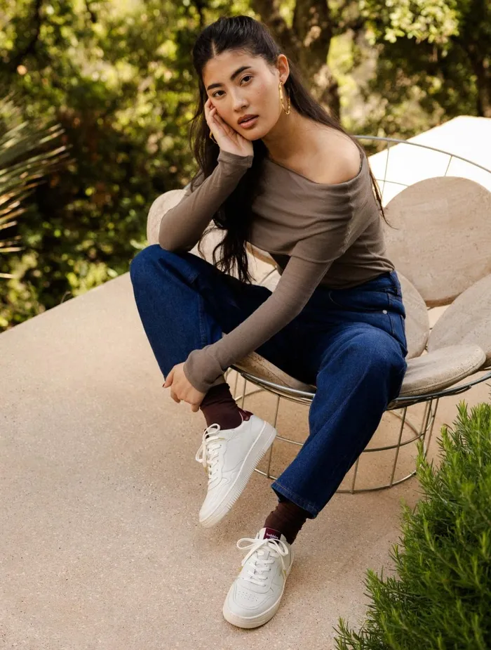 Bobbies Sneakers Scott Off White and Garnet 8211 Women