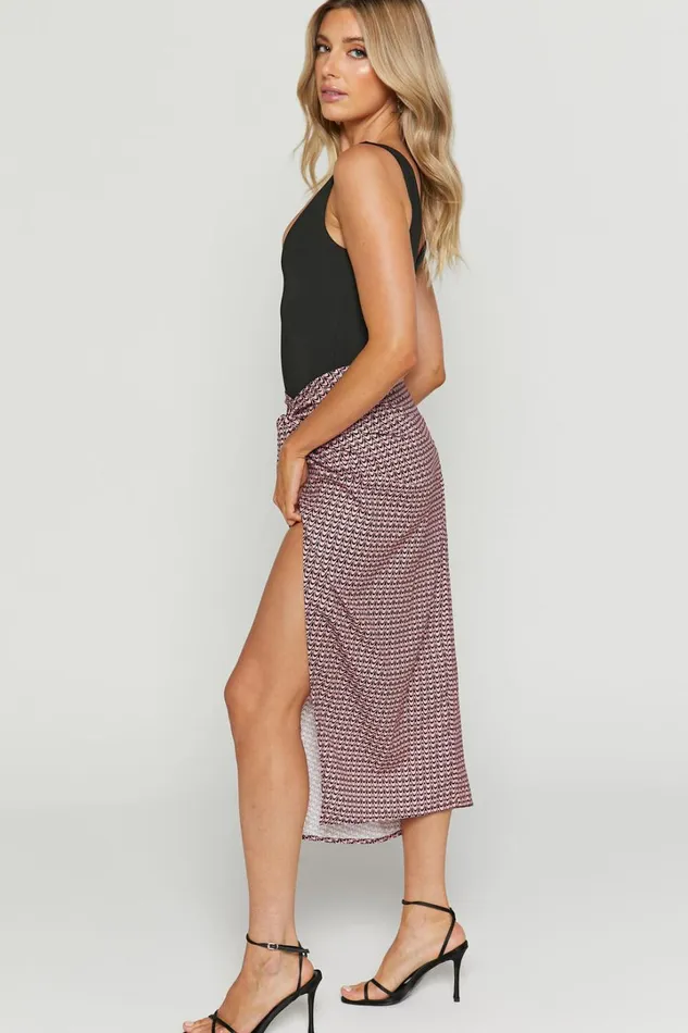 Brunita Midi Skirt 8211 Twist Front Skirt In Pink Wave Women Showpo Skirts Brunita Midi Skirt 8211 Twist Front Skirt In Pink Wave Women Showpo Skirts