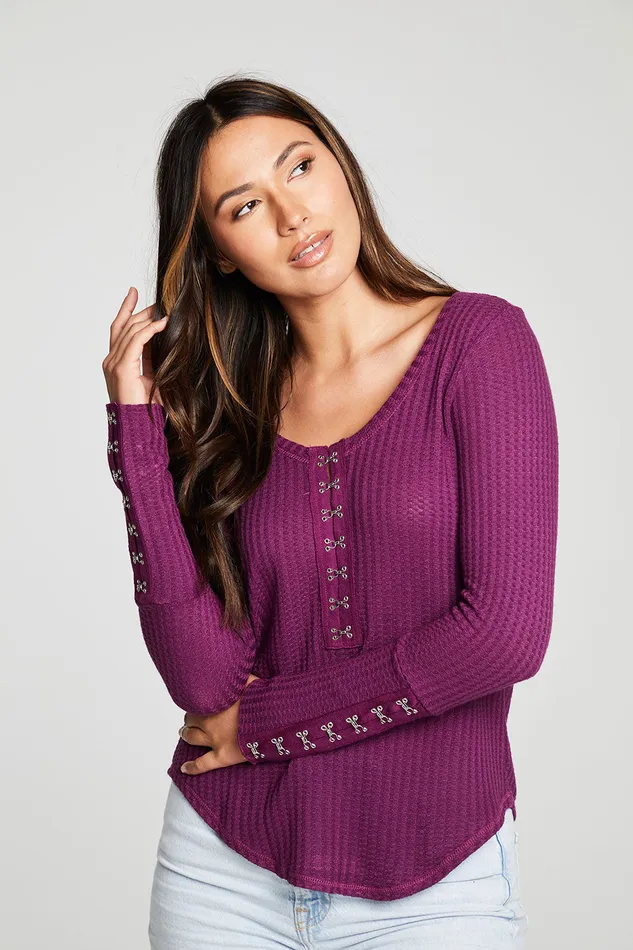 Chaser Brand Vintage Thermal Long Sleeve Scoop Neck Hook And Eye Shirttail Womens Tops