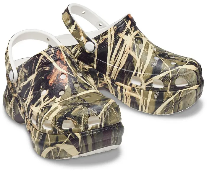 Crocs Crocs Classic Bae Realtree Clog White Womens Clogs