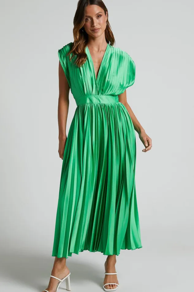 Della Midi Dress 8211 Plunge Neck Short Sleeve Pleated Dress In Green Women Showpo Dresses