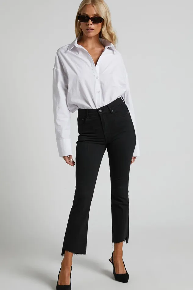 Elizena Jeans 8211 Mid Rise Step Hem Cropped Denim Jeans In Black Women Showpo Jeans