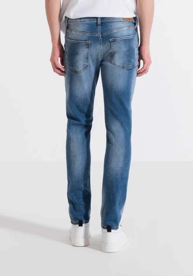 Jeans Men Antony Morato Ozzy Tapered Fit Jeans In Medium Wash Stretch Denim Light Blue