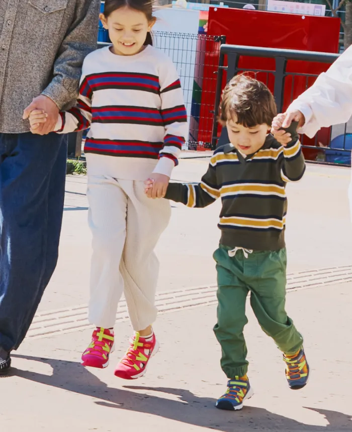 Kids KEEN Online Big Kids039 Motozoa Vintage IndigoScarlet Ibis Sandal Kids KEEN Online Big Kids039 Motozoa Vintage IndigoScarlet Ibis Sandal
