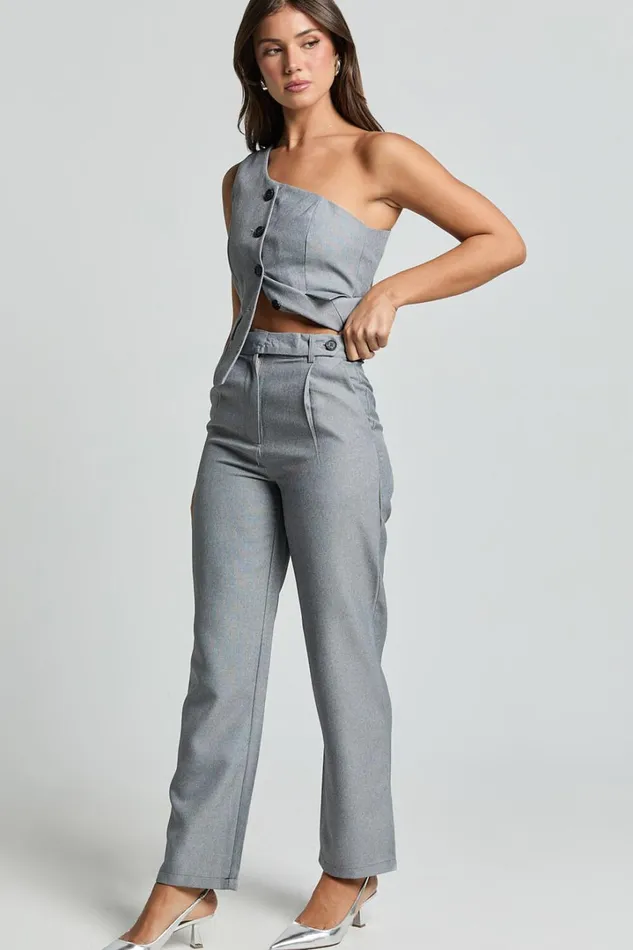 Kourtney Pants 8211 Mid Waist Pleated Trousers In Grey Women Showpo Pants