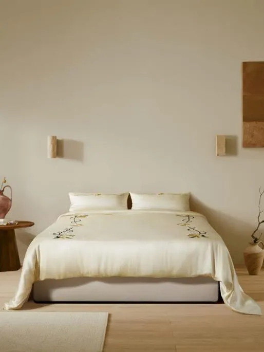 Lilysilk 100 Mulberry Silk Fitted Sheet Bed Set With Exquisite Lily Embroidery USBS5180 Home Silk Bedding Sets