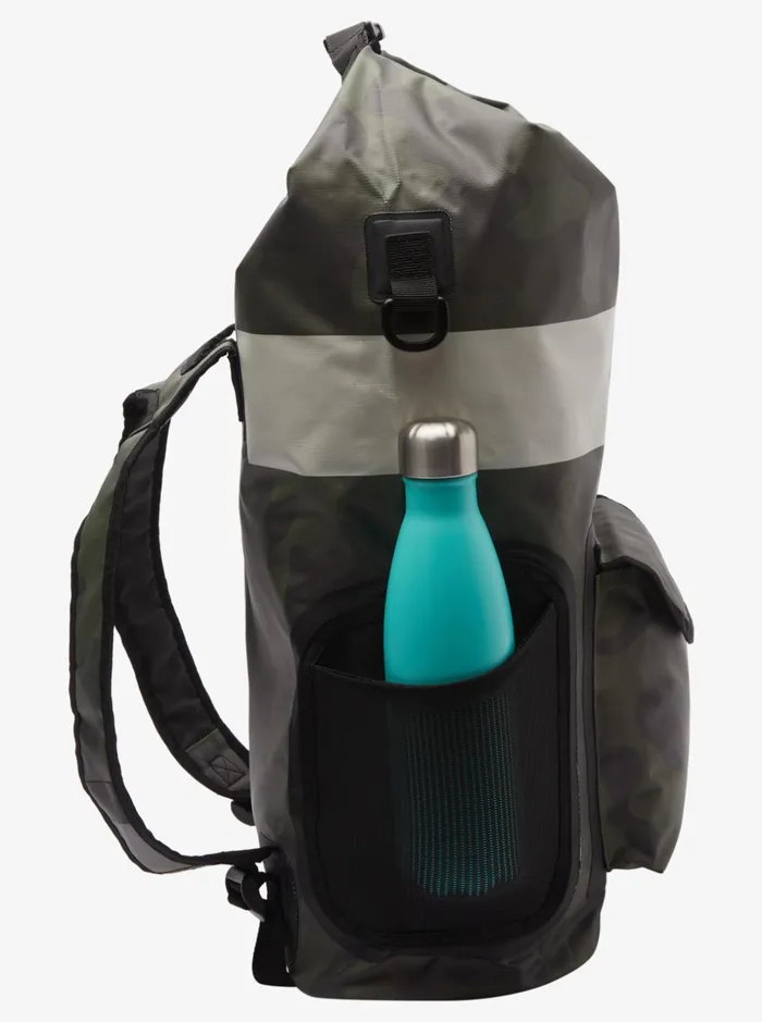 Men Quiksilver Backpacks and Bags Sea Stash 20L Medium Surf Backpack Black Camoflage Men Quiksilver Backpacks and Bags Sea Stash 20L Medium Surf Backpack Black Camoflage