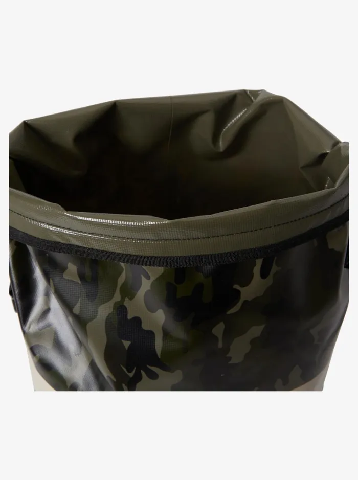 Men Quiksilver Backpacks and Bags Sea Stash 20L Medium Surf Backpack Black Camoflage Men Quiksilver Backpacks and Bags Sea Stash 20L Medium Surf Backpack Black Camoflage