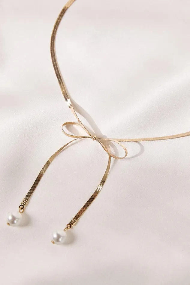 Michaela Necklace 8211 Ribbon Pearl Pendant Necklace In Gold Women Showpo Necklaces