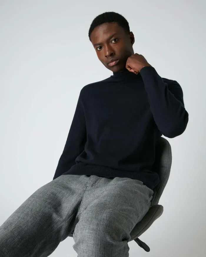 NPeal Jumpers Men Mayfair Turtle Neck Cashmere Jumper Navy Blue