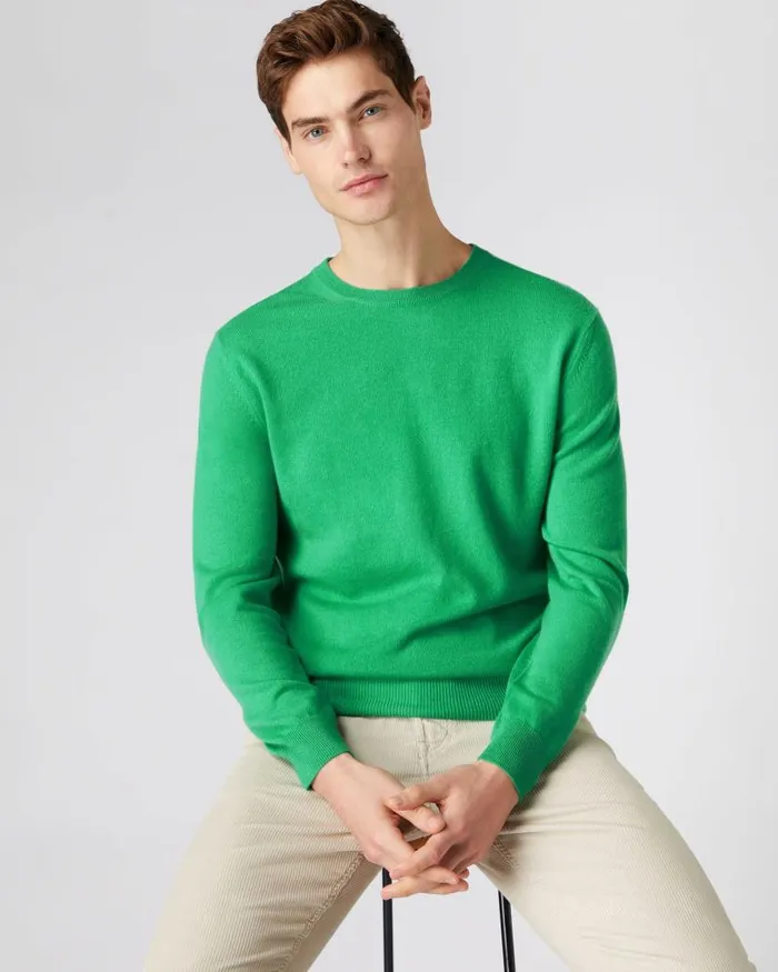 NPeal Jumpers Men The Oxford Round Neck Cashmere Jumper Parrot Green