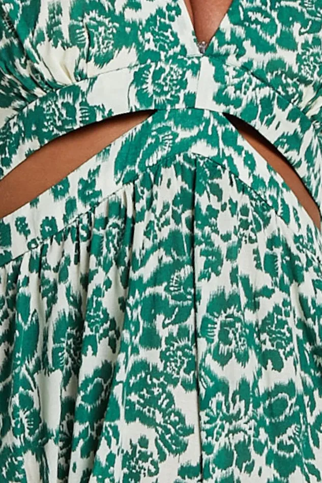 Nelli Midi Dress 8211 Short Sleeve Cut Out Dress In Green Silhouette Women Showpo Curve Clothes