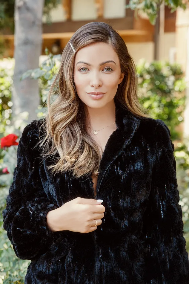 Outerwear Womens Sequin Faux Fur Puff Sleeve Zip Up Jacket Chaser Brand