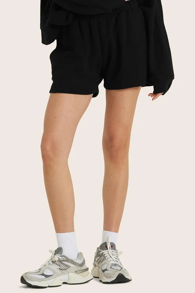 SET ACTIVE Bottoms LIGHTWEIGHT SWEATS CLASSIC VINTAGE SWEAT SHORTS 8211 ONYX 8211 Women