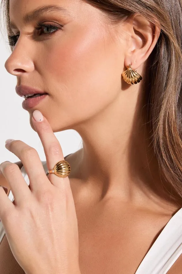 Skylee Ring 8211 Croisstant Shape Statement Ring In Gold Women Showpo Rings