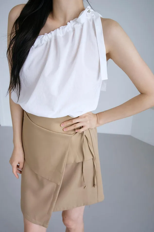 Storets Ivy Asymmetric Top Women Tops