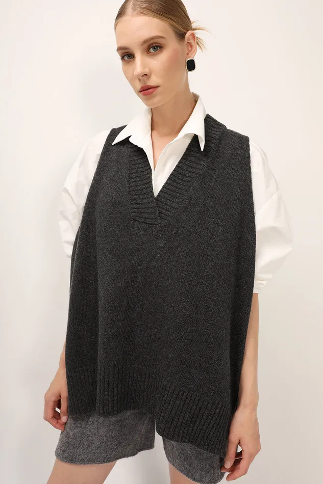 Storets Lyla Oversized Knit Vest Women Sweaters and Knitwears
