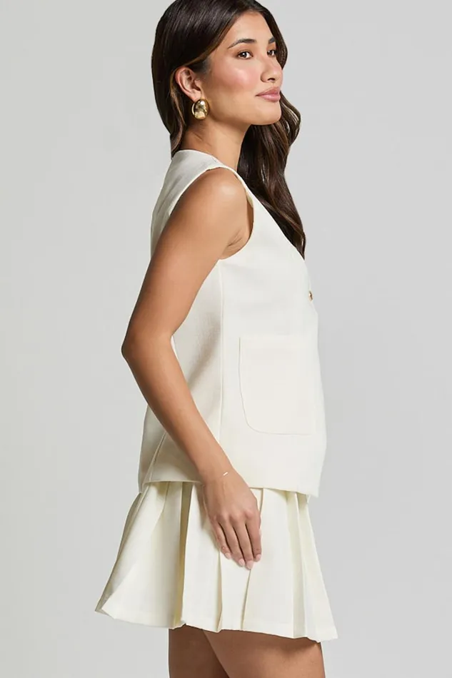 Tyla Top 8211 Scoop Neck Pocket Detail Button Up Vest In White Women Showpo Tops