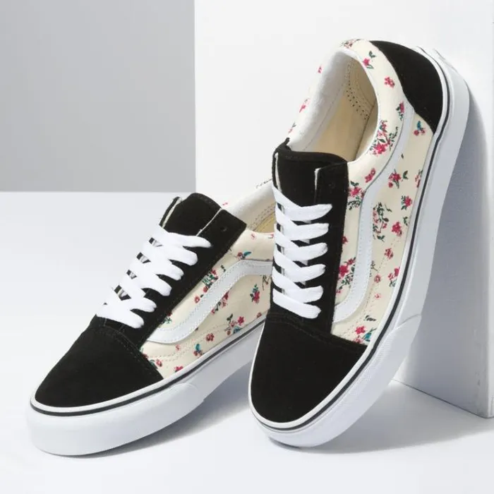 Vans Ditsy Floral Old Skool Classic WhiteTrue White MensWomens Classics Shoes Vans Ditsy Floral Old Skool Classic WhiteTrue White MensWomens Classics Shoes