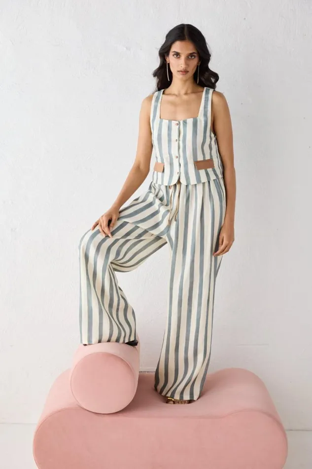 VRG GRL Sadie Linen Top Tide Women Sets