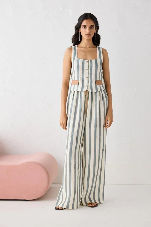 VRG GRL Sadie Linen Top Tide Women Sets