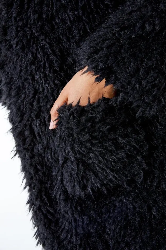 Women Black Curve Textured Faux Fur Coat Roman Coats