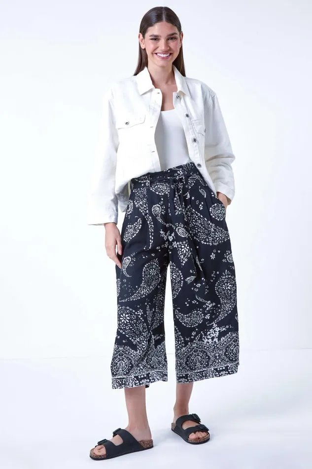 Women Black Paisley Print Wide Leg Cropped Trousers Roman Trousers