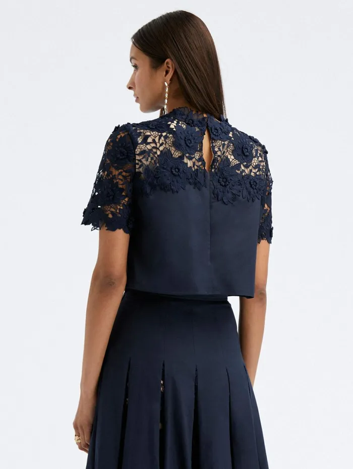 Women Blouses and Knits Oscar De La Renta Short Sleeve Water Lily Guipure Blouse Navy Women Blouses and Knits Oscar De La Renta Short Sleeve Water Lily Guipure Blouse Navy