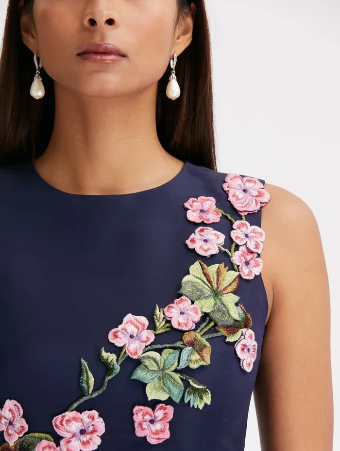 Women Dresses Oscar De La Renta Geranium Threadwork Pencil Dress Navy Women Dresses Oscar De La Renta Geranium Threadwork Pencil Dress Navy