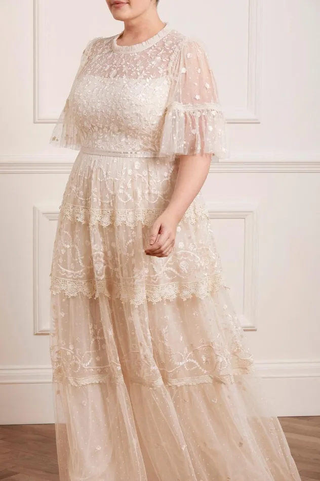 Women Embroidered Dresses Needle and Thread Midsummer Lace Round Neck Gown Champagne
