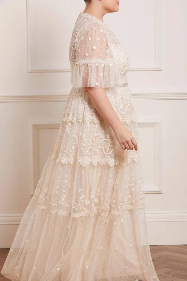 Women Embroidered Dresses Needle and Thread Midsummer Lace Round Neck Gown Champagne