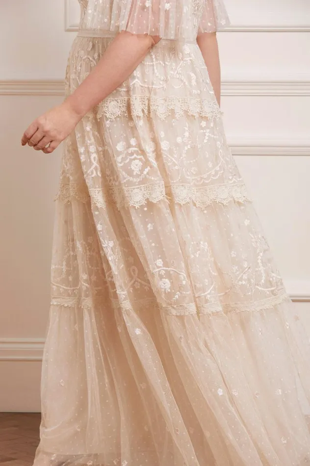 Women Embroidered Dresses Needle and Thread Midsummer Lace Round Neck Gown Champagne