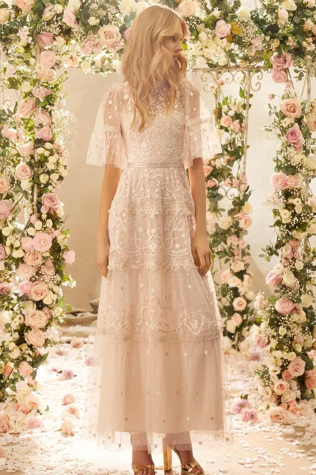 Women Embroidered Dresses Needle and Thread Midsummer Lace Round Neck Gown Champagne