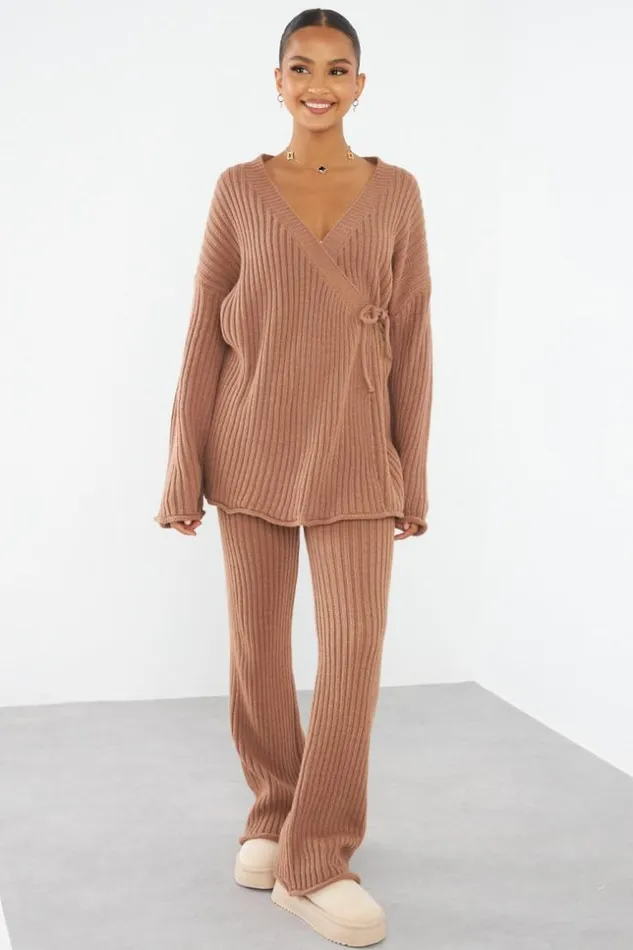 Women Ensemble 2 Pices Gilet Crois Pantalon Marron En Maille Brown Brentiny Paris Cardigans Women Ensemble 2 Pices Gilet Crois Pantalon Marron En Maille Brown Brentiny Paris Cardigans