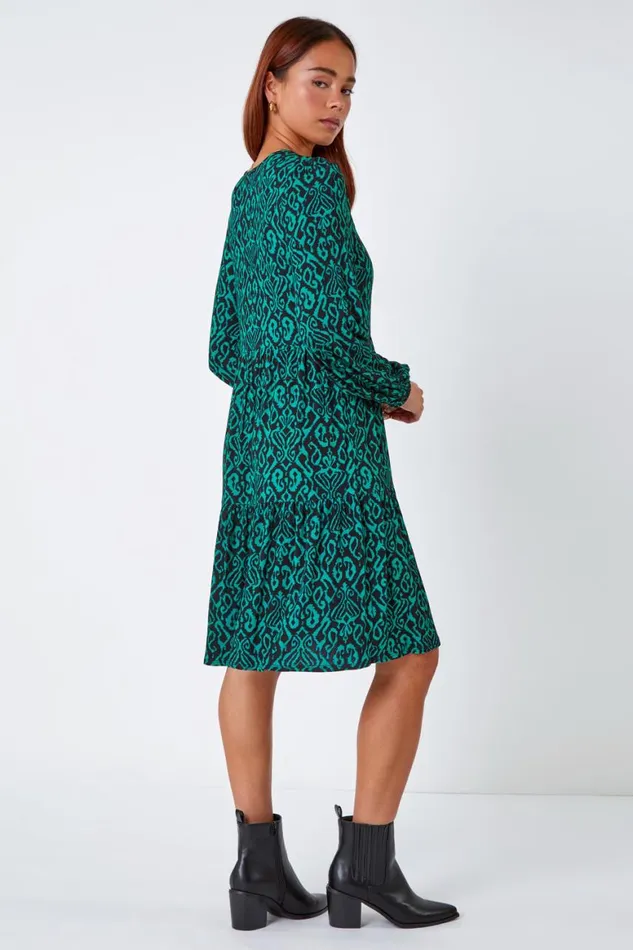 Women Green Petite Aztec Print Tiered Stretch Dress Roman Dresses