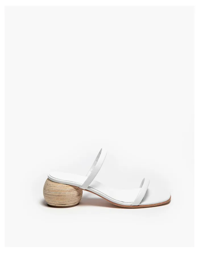 Women HUMA BLANCO Leather Chachi Sandals White Madewell Heels