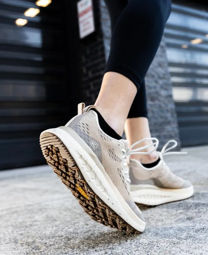 Women KEEN Shoes WK400 BlackWhite Leather Walking Shoe Women KEEN Shoes WK400 BlackWhite Leather Walking Shoe