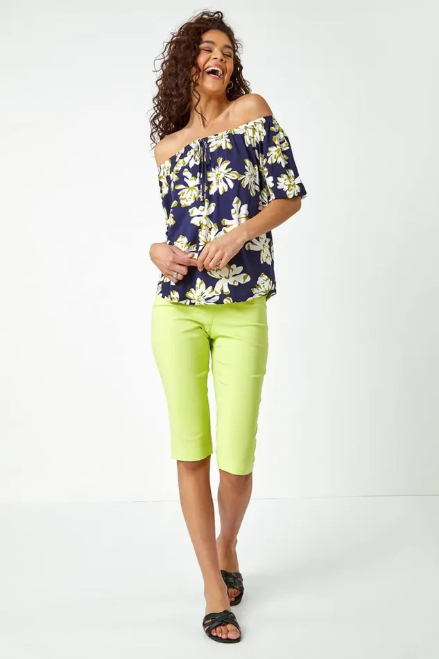 Women Lime Stretch Knee Length Elastic Waist Shorts Roman Trousers