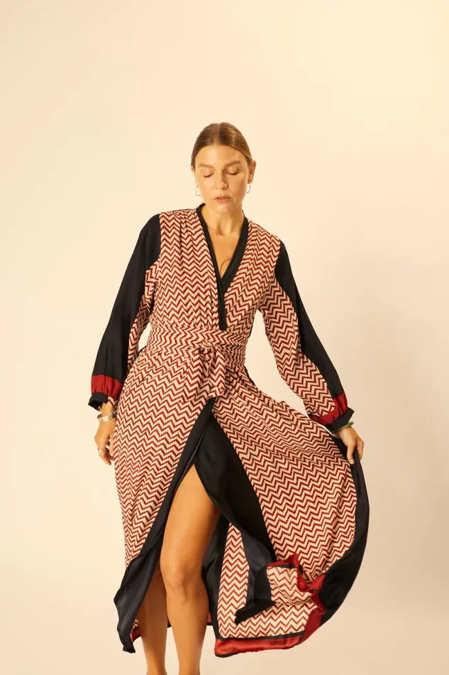 Women Natalie Martin Dresses Nico LS Maxi With Sash Block Zigzag Noire