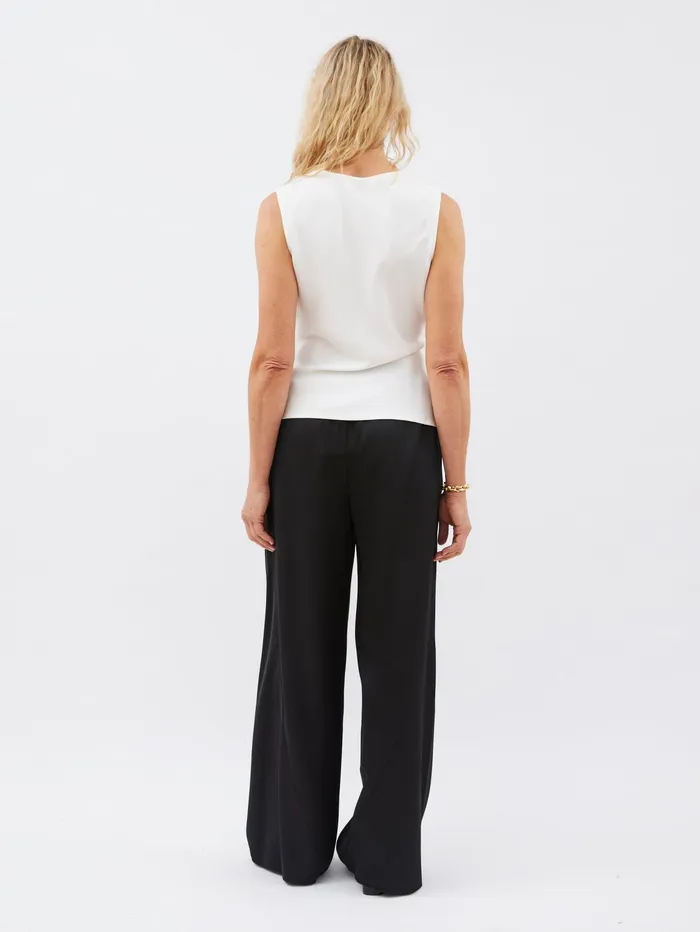 Women Wynn Hamlyn 8211 Dianne Slip Top In Ivory The UNDONE Tops